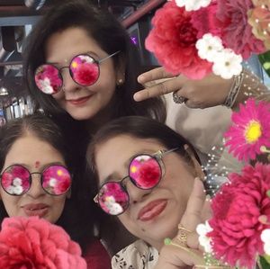 Meet your Posher, Achla